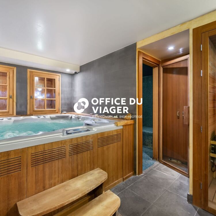 Chalet - 8 pièces - 295 m²