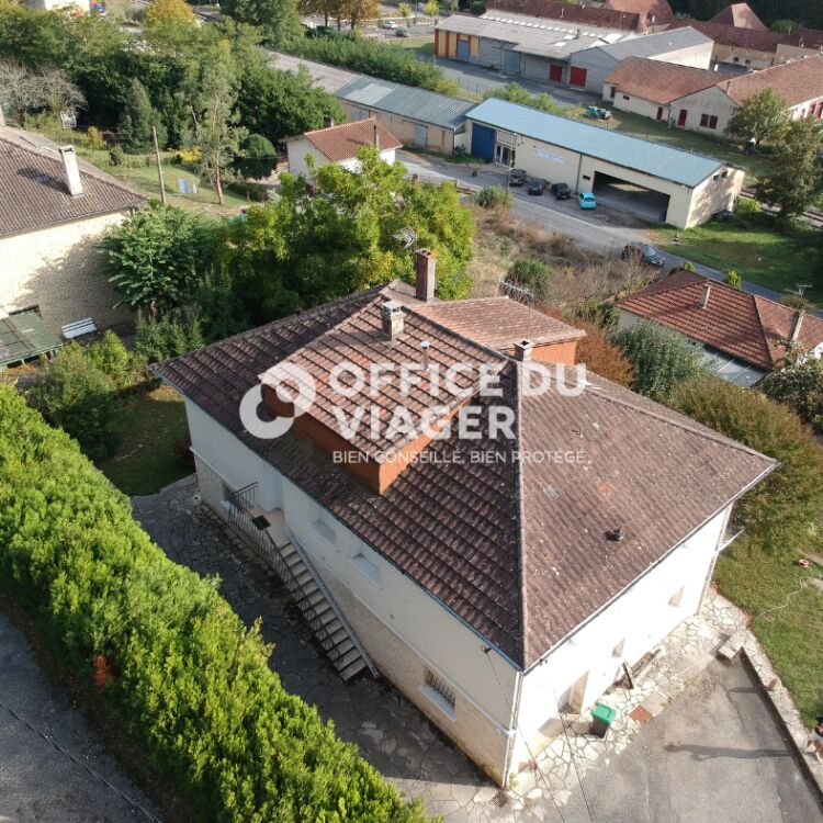 Maison - 8 pièces - 180 m²