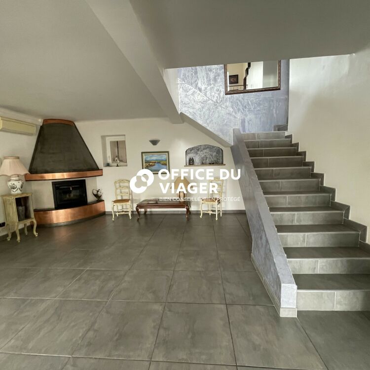 Maison - 5 pièces - 210 m²