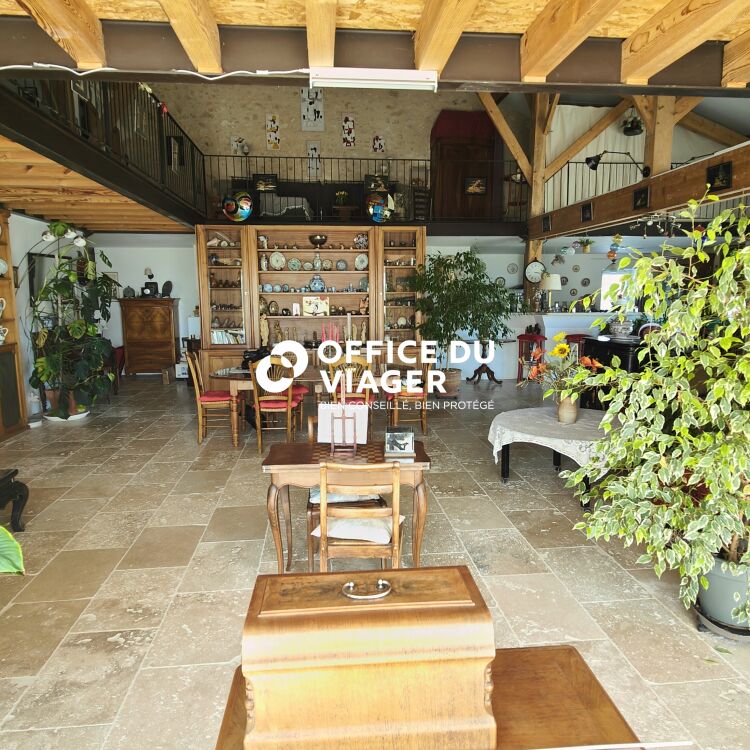 Maison - 5 pièces - 338,70 m²