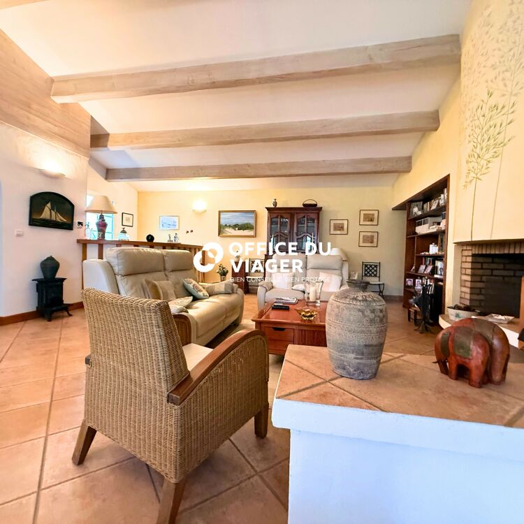 Maison - 6 pièces - 226 m²