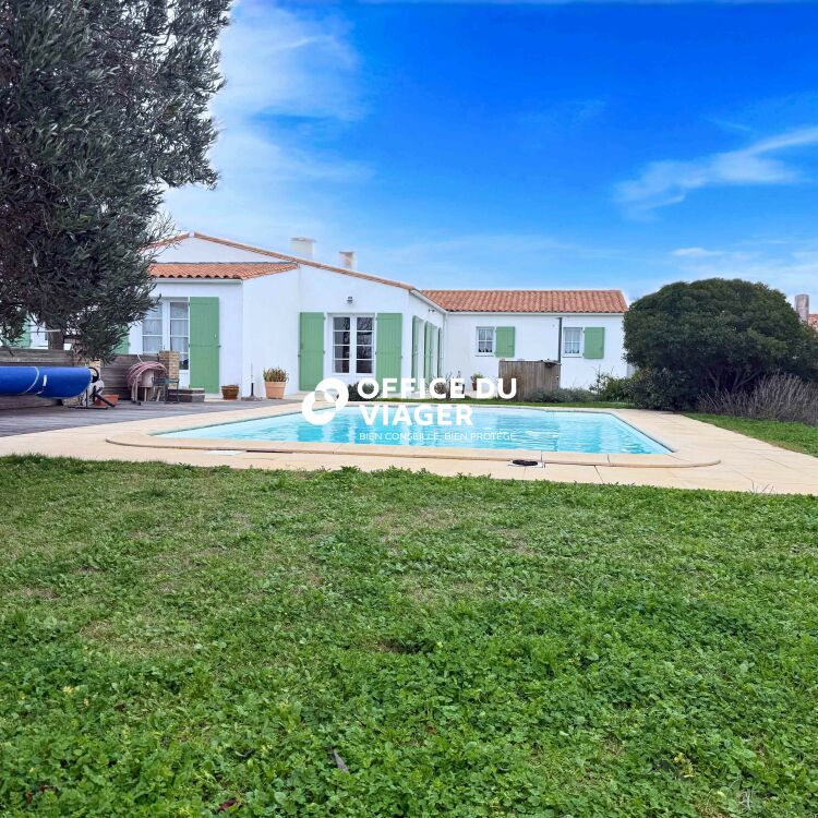 Maison - 6 pièces - 226 m²