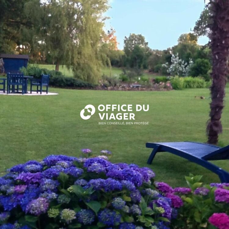 Maison - 7 pièces - 266 m²