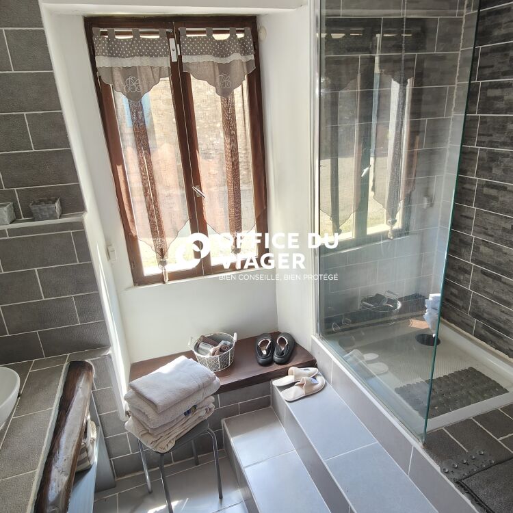 Maison - 6 pièces - 194 m²