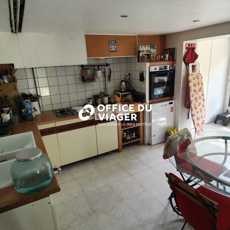 Maison - 9 pièces - 225 m²