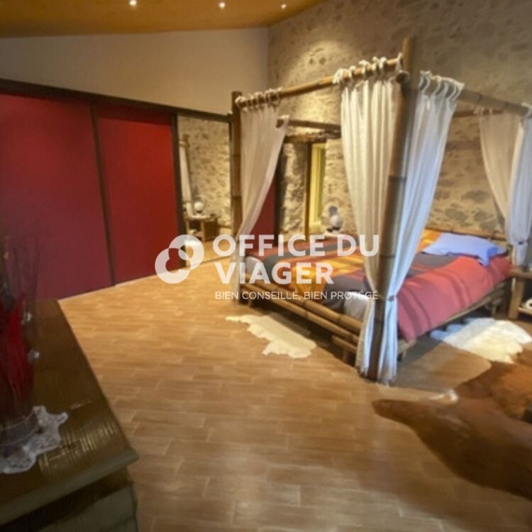 Maison - 7 pièces - 400 m²