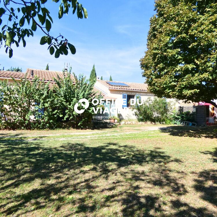 Maison - 8 pièces - 177 m²