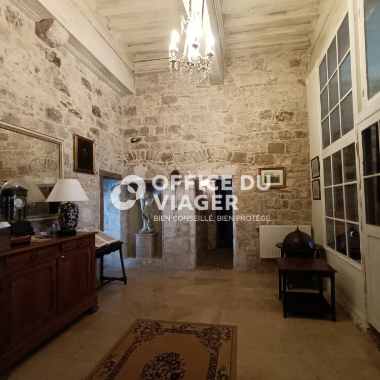 Maison - 13 pièces - 446 m²