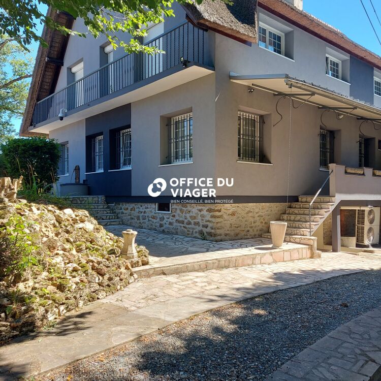 Maison - 12 pièces - 470 m²