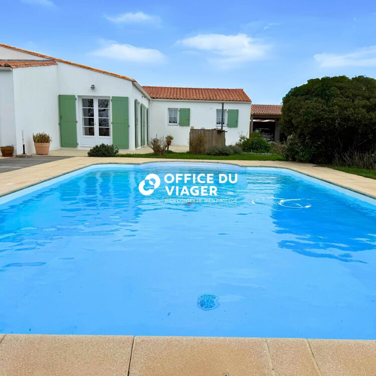 Maison - 6 pièces - 226 m²