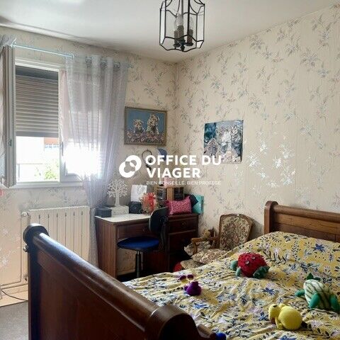 Maison - 5 pièces -  106 m²