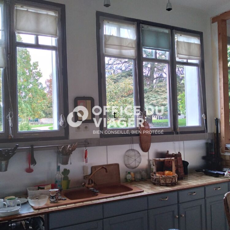 Maison - 12 pièces - 408 m²