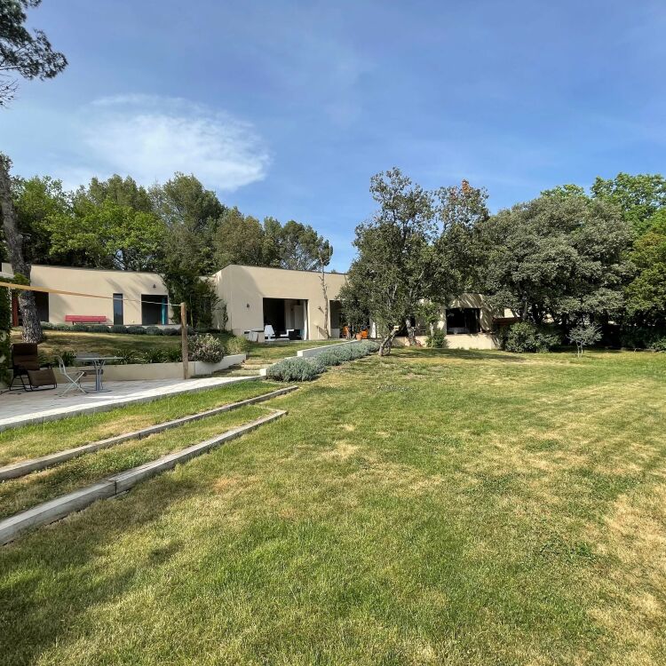 Maison - 5 pièces - 250 m²