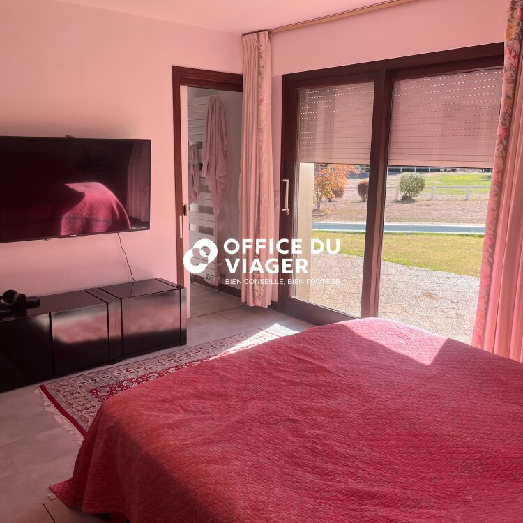Maison - 6 pièces - 260 m²