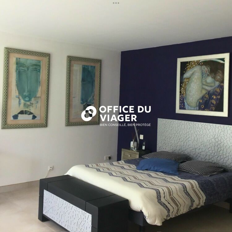 Maison - 7 pièces - 266 m²