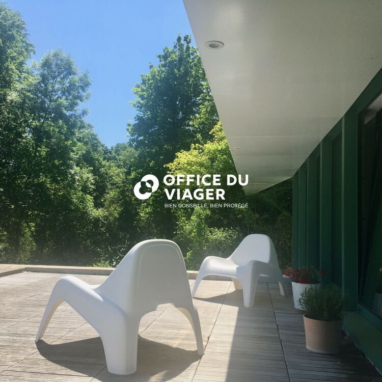 Maison - 6 pièces - 232 m²