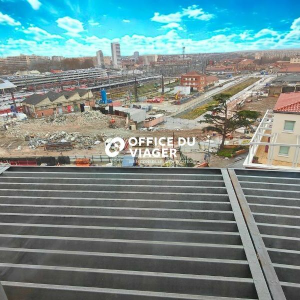 Appartement - 5 pièces - 145 m²