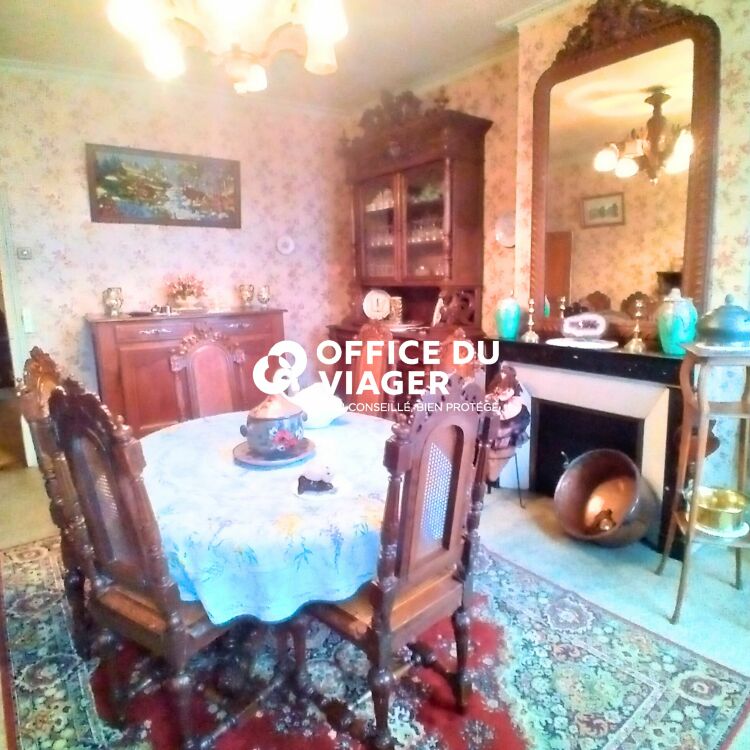 Maison - 8 pièces - 240 m²