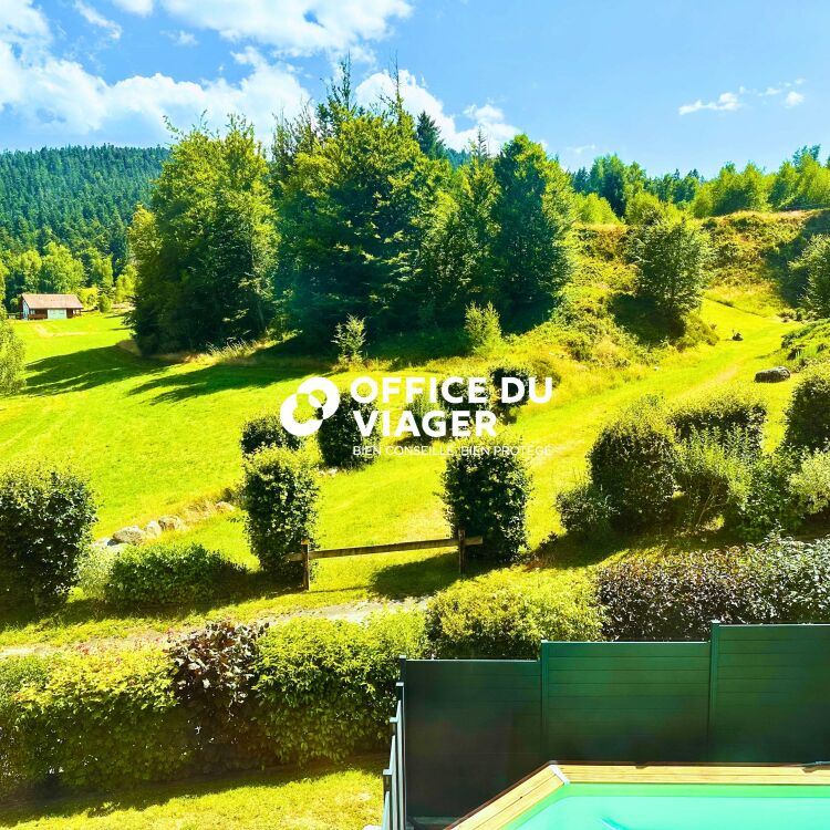 Maison - 7 pièces - 260 m²