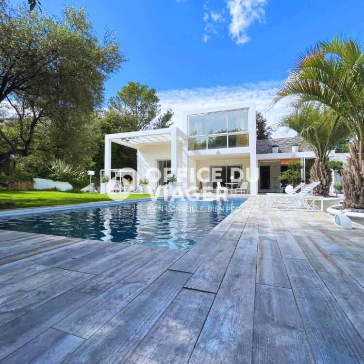 Maison - 5 pièces - 207 m²