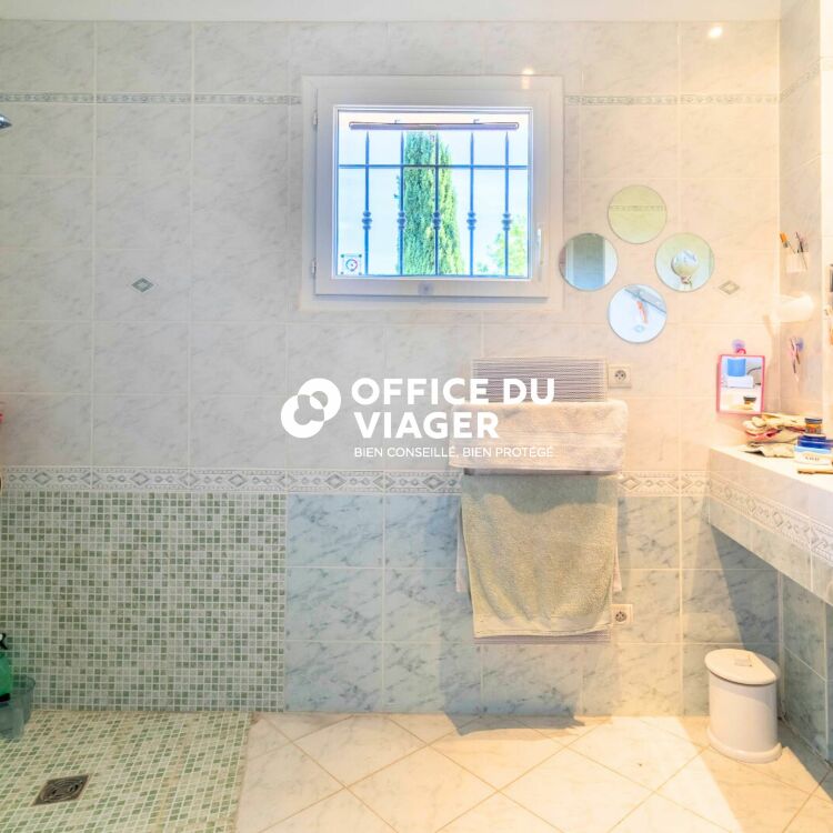 Maison - 10 pièces - 328 m²