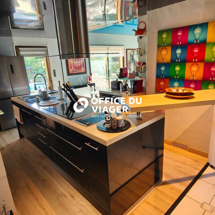 Maison - 5 pièces - 192 m²