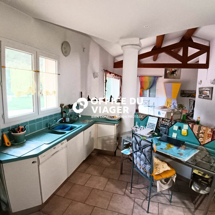 Maison - 10 pièces - 328 m²