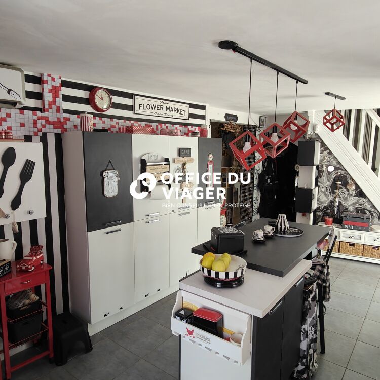 Maison - 6 pièces - 194 m²