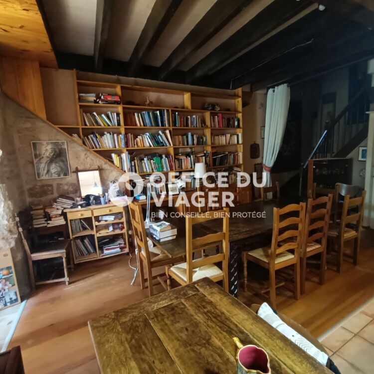 Maison - 7 pièces -  299,17 m²