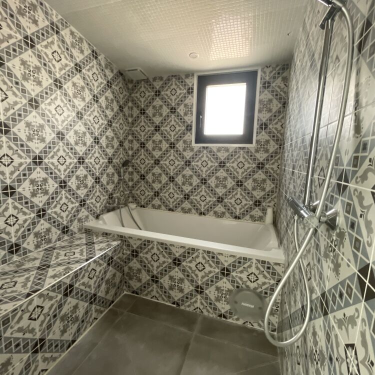 Maison - 7 pièces - 190 m²