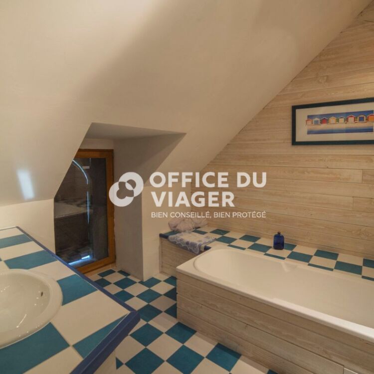 Maison - 8 pièces - 290 m²