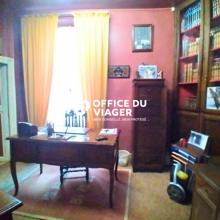 Maison - 8 pièces - 240 m²