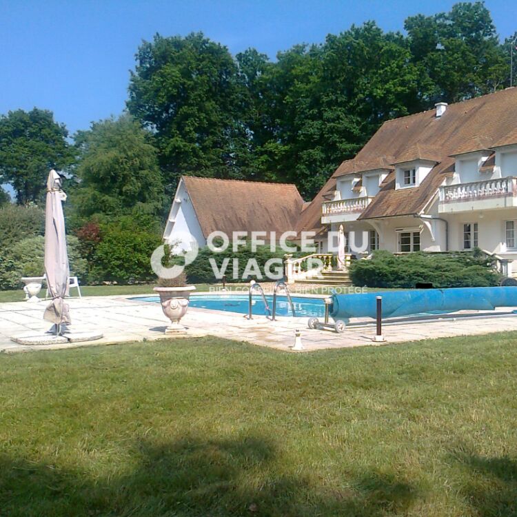 Maison - 8 pièces - 346 m²