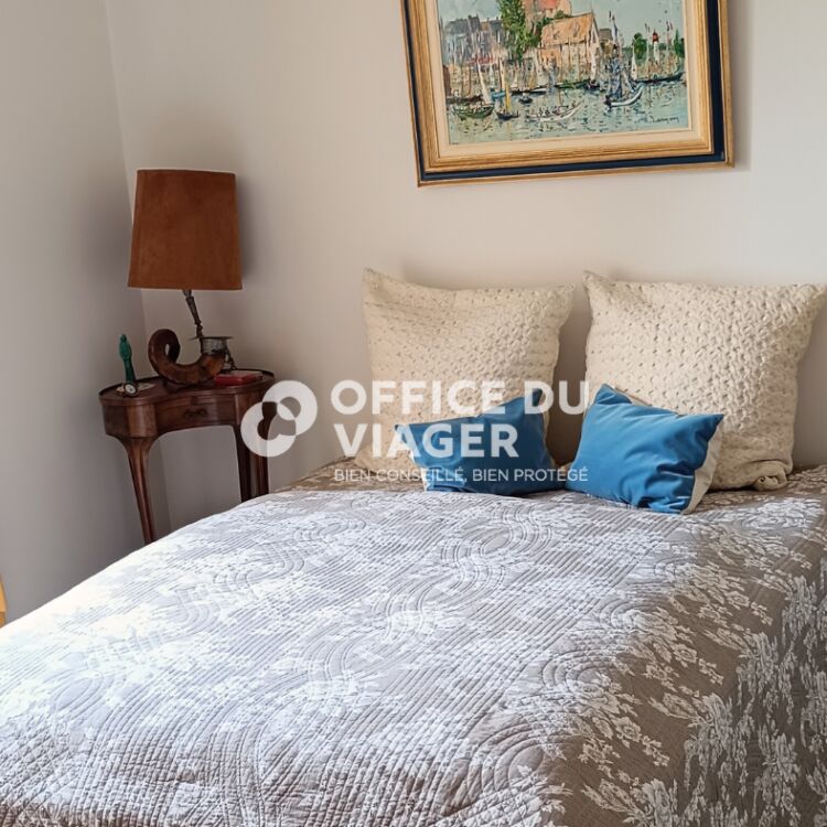 Maison - 7 pièces - 254 m²