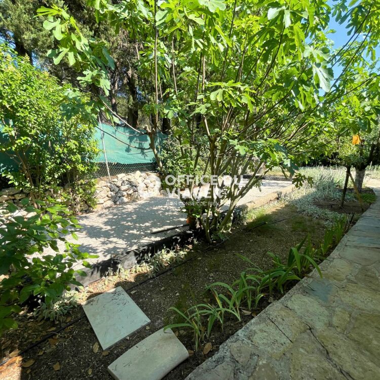 Maison - 6 pièces - 195 m²