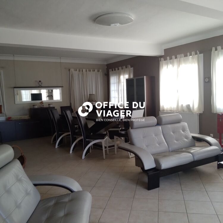 Maison - 12 pièces - 470 m²