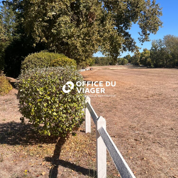 Maison - 6 pièces - 260 m²