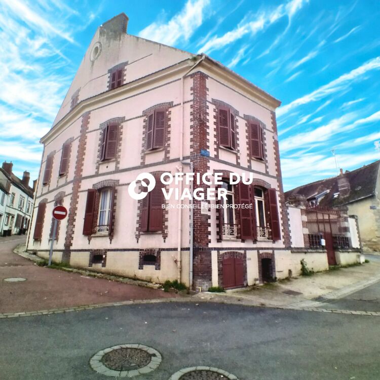 Maison - 8 pièces - 240 m²