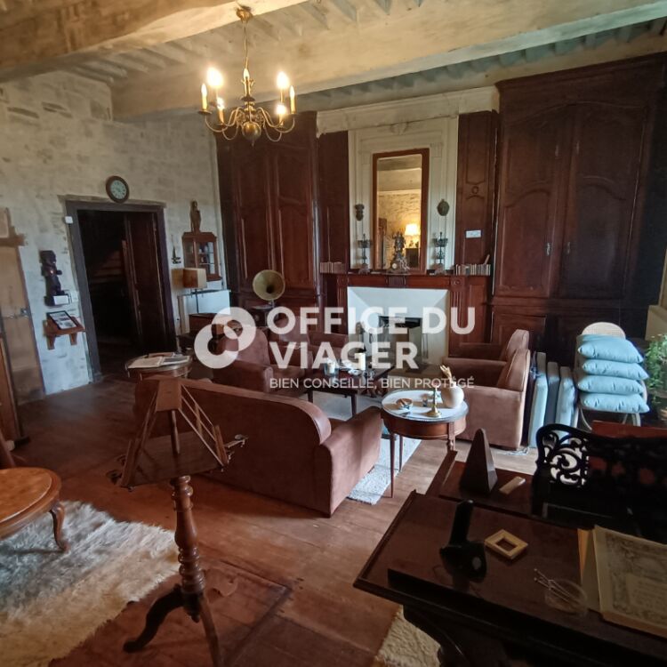 Maison - 13 pièces - 446 m²