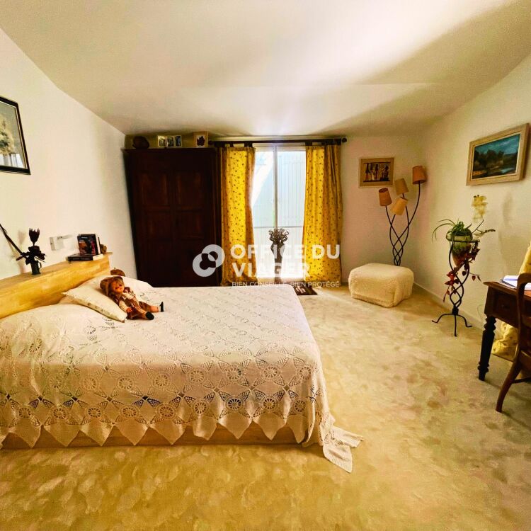 Maison - 6 pièces - 195 m²