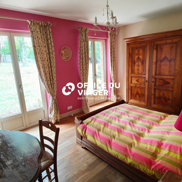 Maison - 9 pièces - 240 m²
