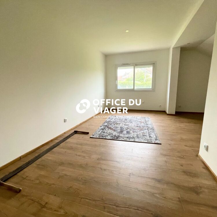 Maison - 5 pièces - 242,80 m²