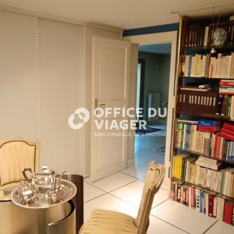 Maison - 7 pièces - 254 m²