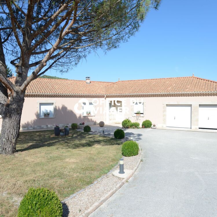 Maison d'exception - 5 pièces - 210,36 m²