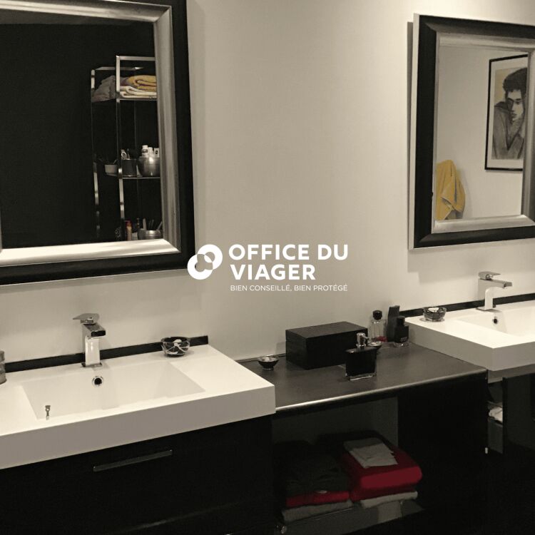 Maison - 7 pièces - 266 m²