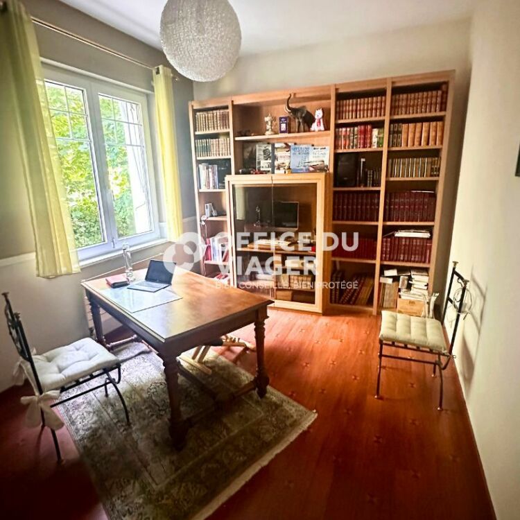 Maison - 6 pièces - 258 m²
