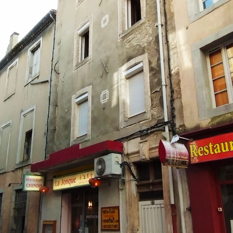 Immeuble - 2 commerces - 7 appartements - 460 m²
