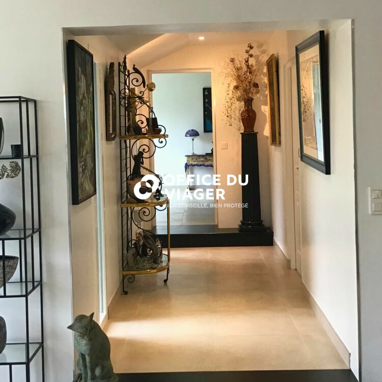 Maison - 7 pièces - 266 m²