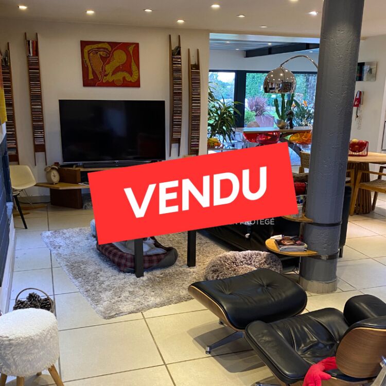 Maison - 7 pièces - 195 m²