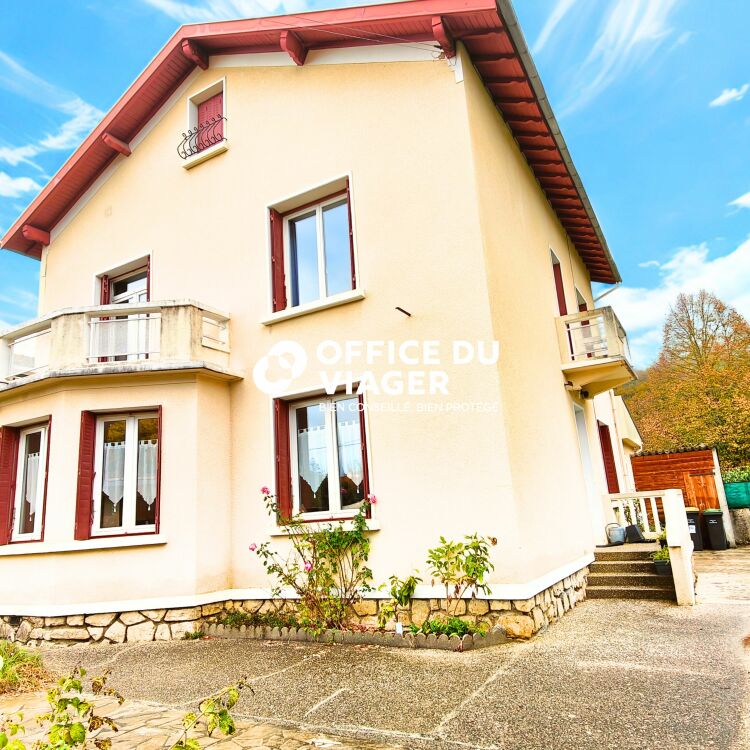 Maison - 6 pièces - 142,21 m²